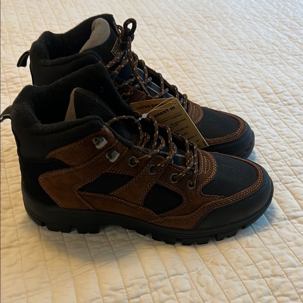 Women’s Brown and Black Hiking Boots size 8 NWT